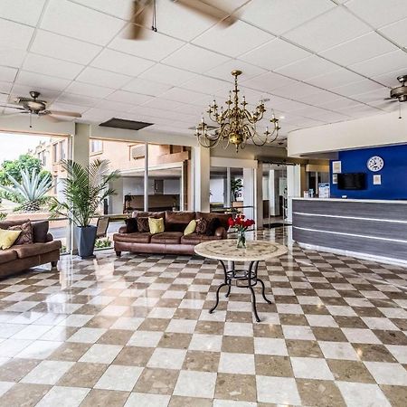 Clarion Inn Near Mcallen Airport McAllen Exterior foto