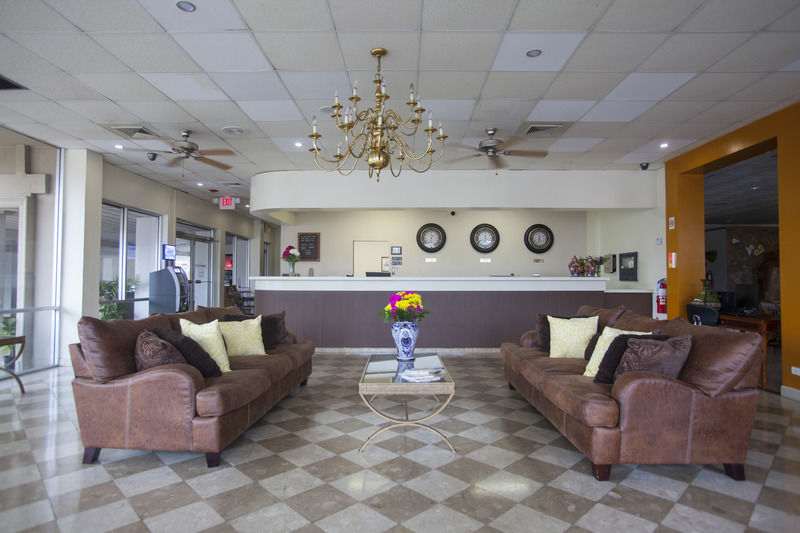 Clarion Inn Near Mcallen Airport McAllen Exterior foto